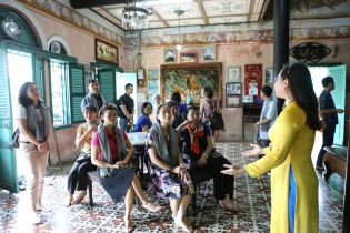 Kiến nghị hỗ trợ hướng dẫn viên du lịch gặp khó khăn vì Covid-19