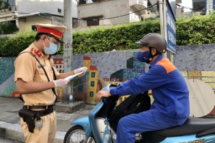Từ 8/9, Hà Nội kiểm soát người và phương tiện theo giấy đi đường mới