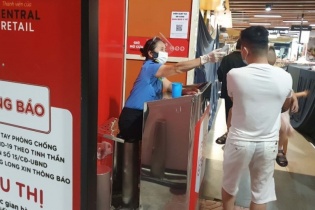 Hà Nội: Trung tâm thương mại từ chối khách không quét mã QR code