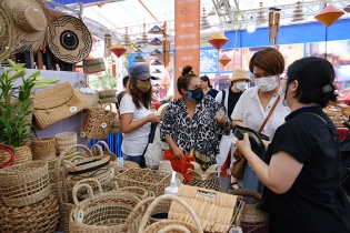 Vận động người Việt Nam ở nước ngoài tin dùng, quảng bá cho hàng Việt