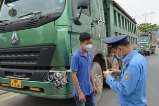 Hà Nội: Thu hồi phù hiệu đối với 1.547 phương tiện kinh doanh vận tải
