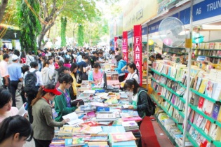 Hà Nội: Phố Sách Tháng 10 - Ngôn ngữ và Nguồn cội