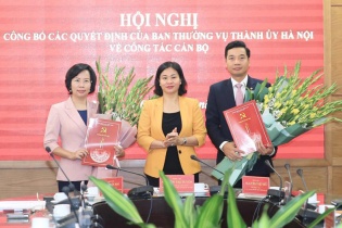 Ban Thường vụ Thành ủy Hà Nội trao 4 quyết định về công tác cán bộ