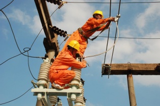 Bảo đảm lưu thông hàng hóa và cung cấp điện liên tục dịp Tết Quý Mão 2023 