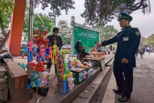 Xử lý nghiêm trường hợp bán hàng rong gây mất an ninh trật tự, mỹ quan đô thị