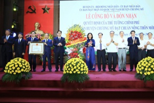 Huyện Chương Mỹ đón nhận Quyết định đạt chuẩn nông thôn mới 