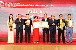 Trao Giải Báo chí về xây dựng Đảng và hệ thống chính trị của thành phố Hà Nội năm 2023