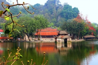 Hành trình du lịch văn hóa lịch sử chùa Thầy 2023 độc đáo, nhiều trải nghiệm