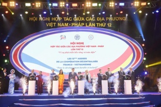 Khai mạc không gian văn hóa Việt Nam - Pháp tại phố đi bộ Hồ Gươm