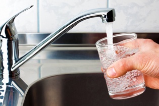 Hà Nội hỗ trợ giá nước sạch sinh hoạt đối với các hộ nghèo, gia đình chính sách 