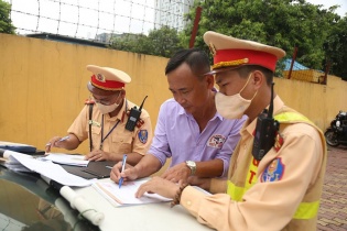 Hà Nội: Hàng trăm tin nhắn vi phạm giao thông đủ căn cứ xác minh xử lý 
