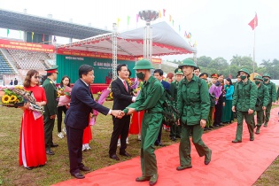 Chủ tịch Hà Nội ban hành Chỉ thị tuyển chọn, gọi công dân nhập ngũ