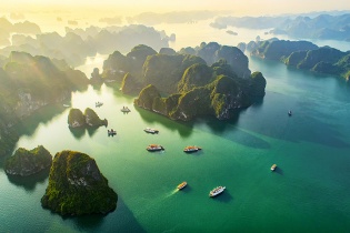 Forbes liệt kê Vịnh Hạ Long trong top 24 điểm đến du lịch tuyệt nhất thế giới 2024 