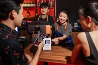 Người Việt có xu hướng đi cà phê, ăn hàng thường xuyên hơn