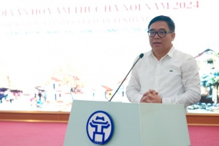 Trải nghiệm phở do robot nấu tại Lễ hội văn hóa ẩm thực Hà Nội 2024