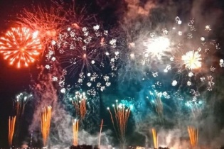 Hà Nội tổ chức 2 điểm bắn pháo hoa trong chương trình “Hẹn ước Bắc Nam” và “Vang mãi khúc khải hoàn”
