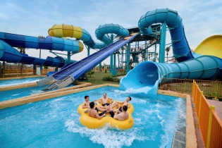 [Ảnh] Hàng ngàn du khách nô nức đến Sun World Ha Nam trong 2 ngày đầu mở cửa