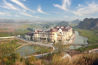 Ông Mark Reeves hé lộ chiến lược “mỗi 6 tháng một bất ngờ” tại Legend Valley Country Club