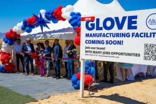 Người Mỹ gốc Việt xây nhà máy găng tay y tế tại tiểu bang Nevada, Hoa Kỳ