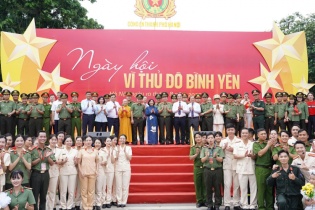 "Ngày hội vì Thủ đô bình yên": Vinh quang 80 năm Công an Thủ đô anh hùng