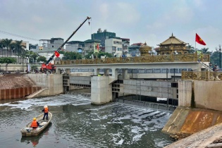 Hà Nội tăng cường kiểm soát, đảm bảo vệ sinh môi trường lưu vực sông Tô Lịch