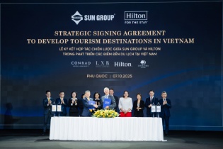 Tập đoàn Hilton ký kết hợp tác chiến lược với Tập đoàn Sun Group Tập đoàn Hilton ký kết hợp tác chiến lược với Tập đoàn Sun Group