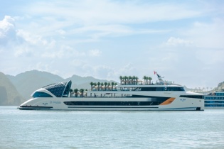 Dolphin Halong Cruise rẽ sóng, khai phóng giác quan