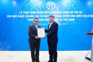 Đại sứ Palestine Saadi Salama được trao danh hiệu Công dân danh dự Thủ đô Hà Nội