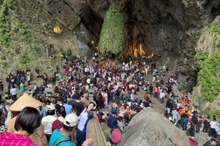 Hai ngày đầu năm Bính Ngọ 2026, khoảng 25.000 lượt khách trẩy hội Chùa Hương