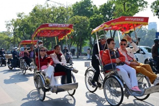 Hà Nội tính phương án thay xích lô truyền thống bằng xích lô điện
