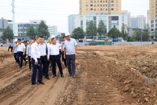 Chủ tịch Hà Nội chỉ đạo dồn lực hoàn thành dự án chống ngập trước mùa mưa