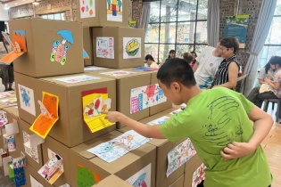 Hơn 1.300 tác phẩm nghệ thuật kể hành trình trưởng thành của trẻ tự kỷ tại “Yêu trọn niềm vui”
