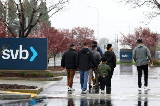 Vụ Silicon Valley Bank sụp đổ: Bài học không “bỏ trứng vào một giỏ” cho startup Việt