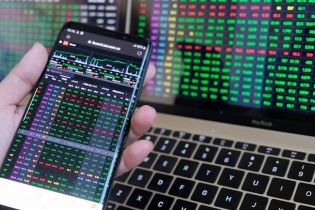 Triển vọng thị trường chứng khoán nửa cuối 2023