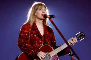 Người châu Á ồ ạt mở thẻ ngân hàng tại Singapore để mua vé xem Taylor Swift