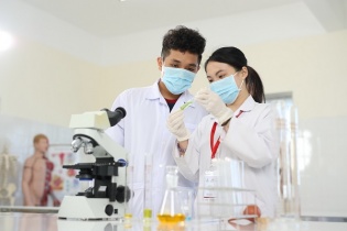 Việt Nam có thể cung ứng đủ nguồn nhân lực cho các doanh nghiệp dược phẩm toàn cầu