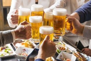 Ngành bia rượu tìm lối ra trên không gian mạng