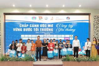 Vòng tay yêu thương, tiếp sức 3.000 trẻ em yếu thế tới trường