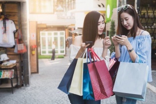 Thông qua truyền miệng, 50% người tiêu dùng Việt Nam sẽ thử sản phẩm mới