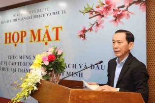 Thứ trưởng Võ Thành Thống chúc Tết cán bộ hưu trí ngành Kế hoạch và Đầu tư tại TP.HCM