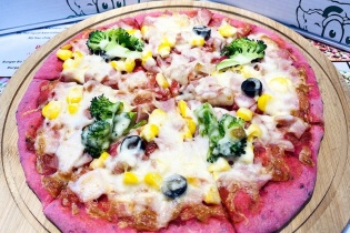 Sau bánh mì đến Pizza làm từ thanh long ruột đỏ