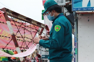 TP.HCM yêu cầu chấn chỉnh việc xét nghiệm, kiểm soát nghiêm trong khu phong tỏa