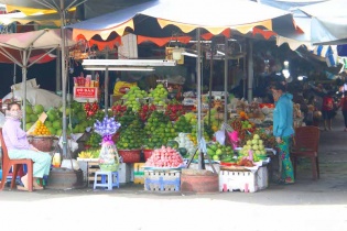 Ba chợ truyền thống tại TP.HCM đã hoạt động trở lại
