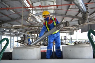 PV OIL: Doanh thu 25.188 tỷ đồng, chi phí bán hàng lại tăng mạnh ăn mòn lợi nhuận