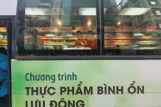 TP.HCM đồng loạt mở "siêu thị mini di động" bán thực phẩm bình ổn