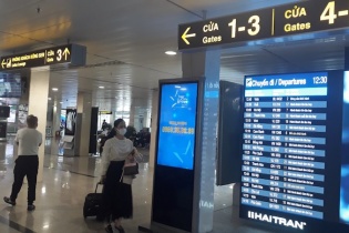 TP.HCM hỗ trợ người dân đi - đến Cảng hàng không quốc tế Tân Sơn Nhất