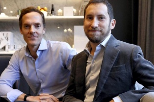 2 "sếp" thuốc lá điện tử bay mác tỷ phú sau 10 tháng