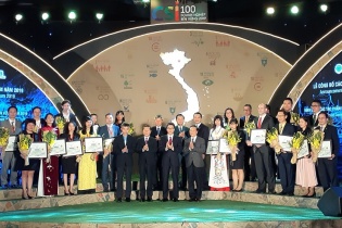Tôn vinh 100 doanh nghiệp phát triển bền vững năm 2019