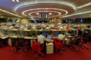 Chứng khoán Hong Kong lao đáy sau khi Moody’s hạ tín nhiệm