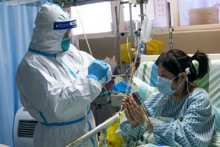 Virus Corona: Hàng không thế giới lao đao, chứng khoán vạ lây